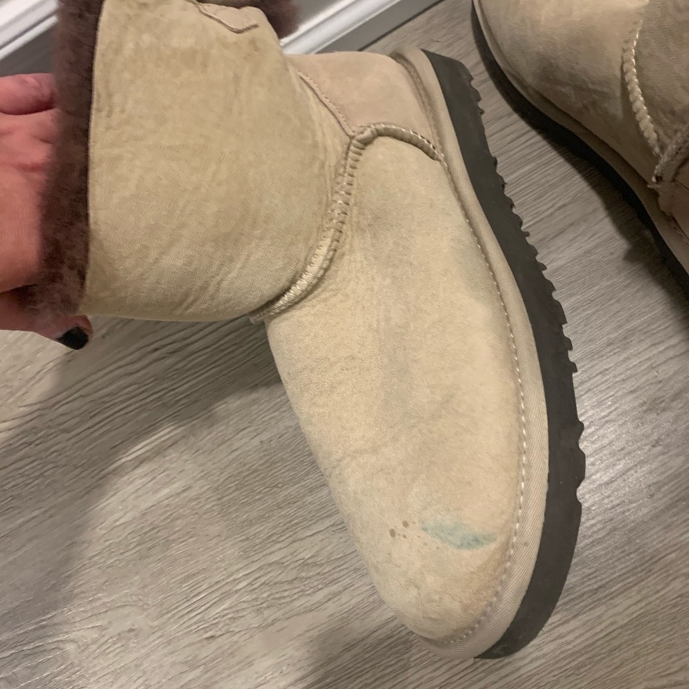 UGG - size 9 - Picture 2 of 4